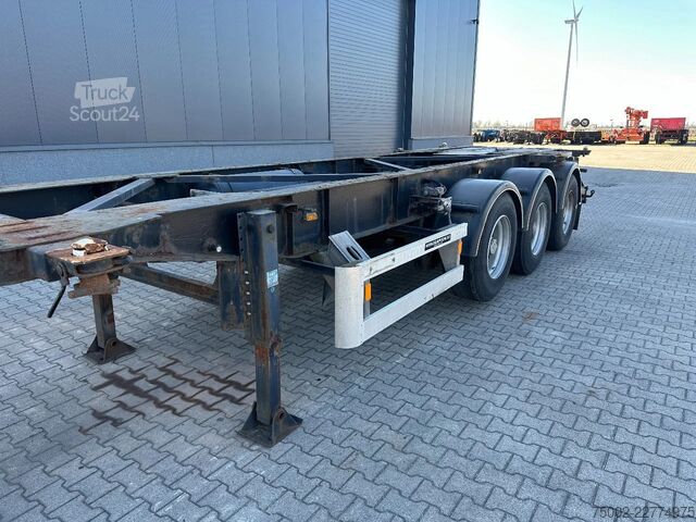 Containertransport Van Hool 20FT/30FT ADR (EX/II, EX/III, FL, OX, AT) / SAF...