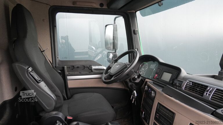 Suitcase MAN TGL 12.190 Closed box