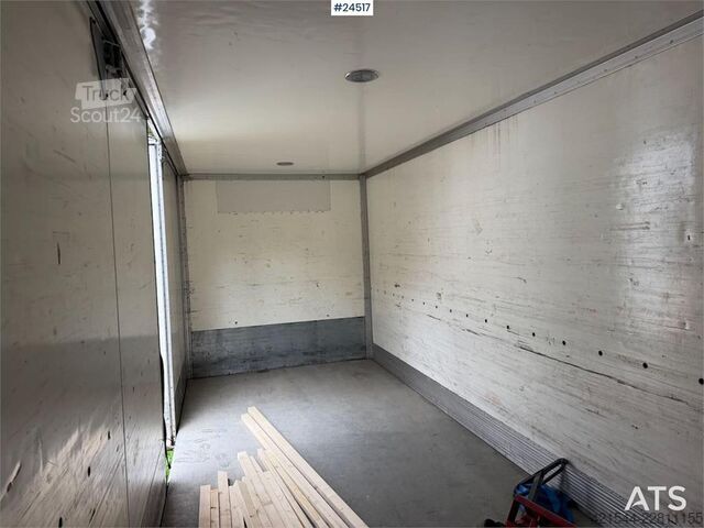 Transporte refrigerado/congelado Scania P270 4x2 box truck with full side opening and tail