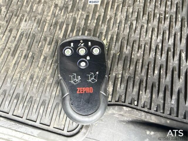 Transporte refrigerado/congelado Scania P270 4x2 box truck with full side opening and tail