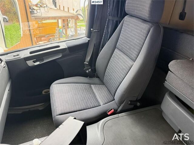 Transporte refrigerado/congelado Scania P270 4x2 box truck with full side opening and tail