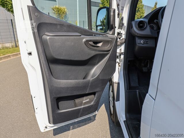 Kleinbus Mercedes-Benz Sprinter 317 CDI Tourer L2H2 (3-3-3) AHK Kame