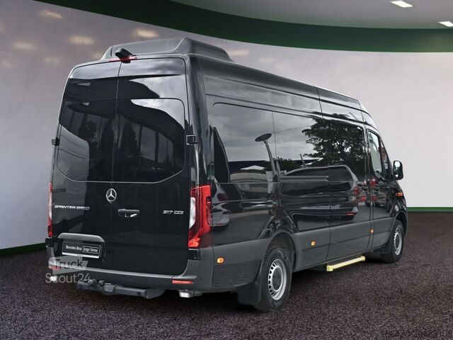 Kleinbus Mercedes-Benz Sprinter 317 CDI Tourer L3 (2-2-2-3) AHK Kame