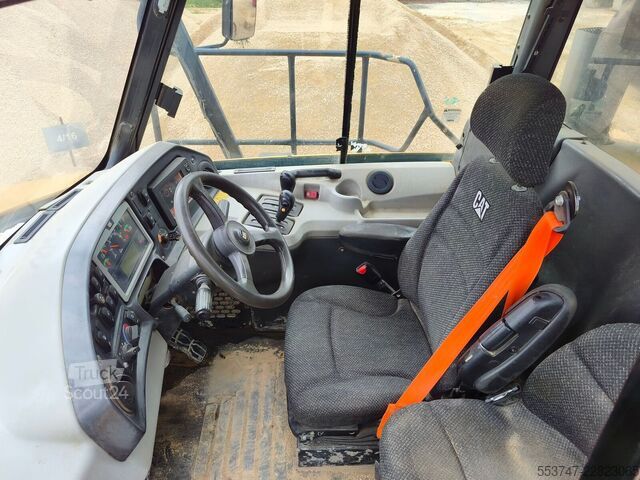 Tipvogn Caterpillar 745 C
