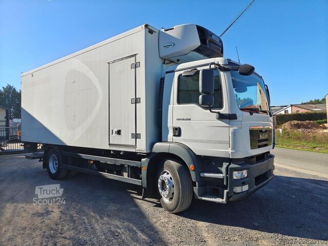 Транспортиране в хладилник/замразено MAN TGM 18.290 Carrier Supra 750 Mt