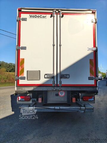 Транспортиране в хладилник/замразено MAN TGM 18.290 Carrier Supra 750 Mt