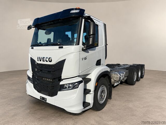 Standartinis vilkikas Iveco SWAY 320AD42