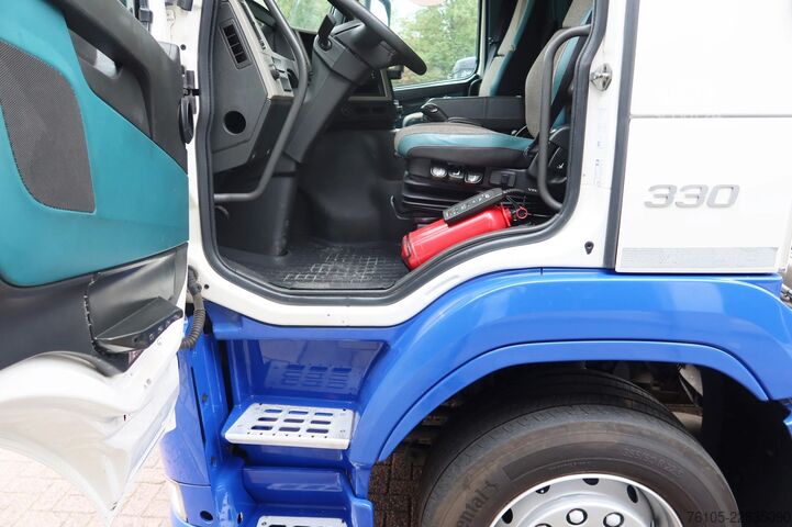 Autonkuljetuspakettiauto Volvo FM 330 5 car transporter KASSBOHRER, 4x2