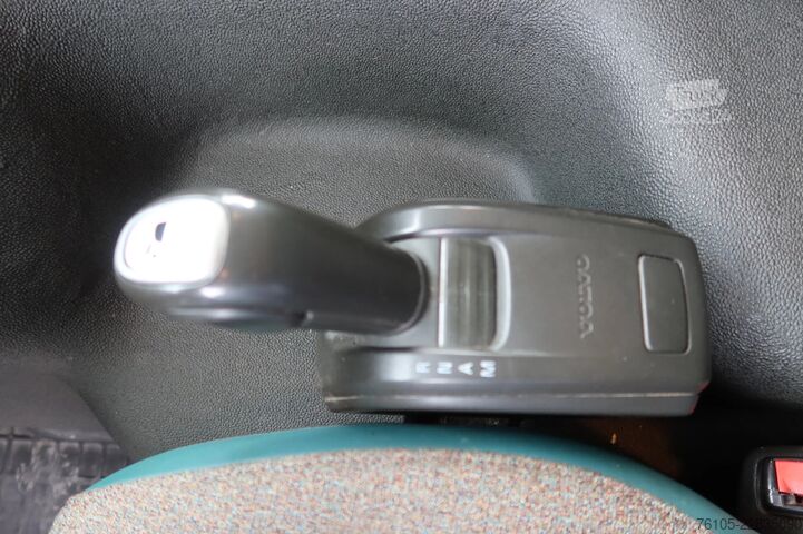 Autonkuljetuspakettiauto Volvo FM 330 5 car transporter KASSBOHRER, 4x2