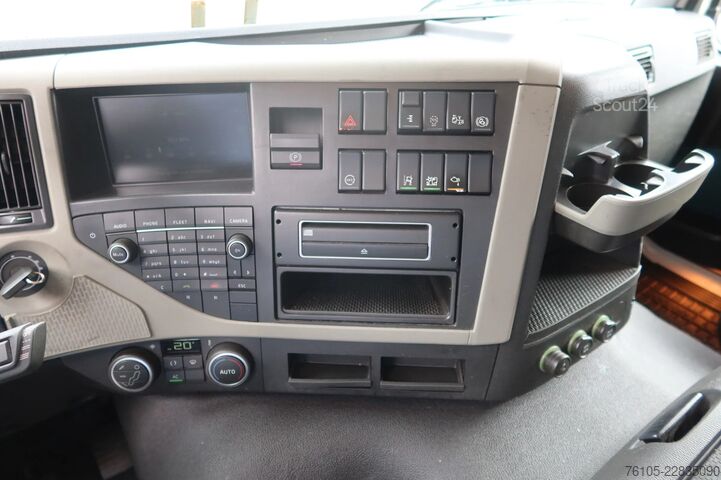 Autonkuljetuspakettiauto Volvo FM 330 5 car transporter KASSBOHRER, 4x2