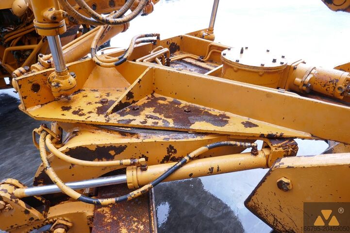 Grader Mitsubishi MG300