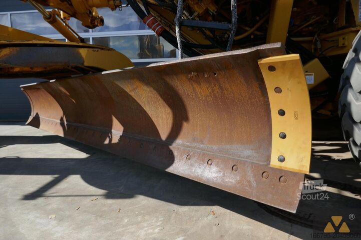 Grader Caterpillar 143H