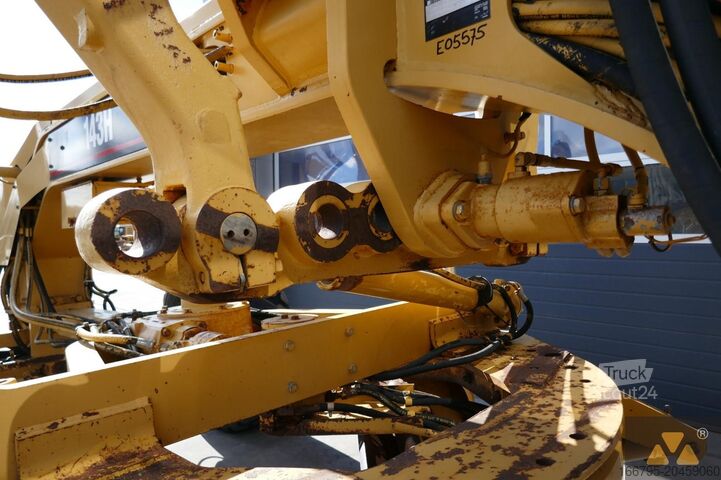 Grader Caterpillar 143H