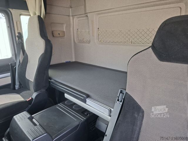 Otro MAN TGX 26.500 6x2-4 LL Silo 31.000 L Kompressor