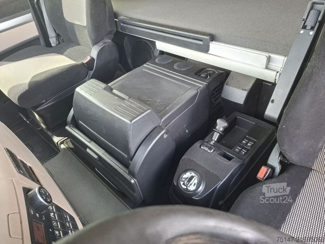 Otro MAN TGX 26.500 6x2-4 LL Silo 31.000 L Kompressor