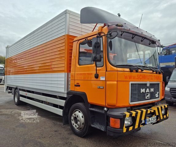 Camión caja MAN 12.192 Oldtimer 3-Sitzer Hebebühne bis 3,45 m