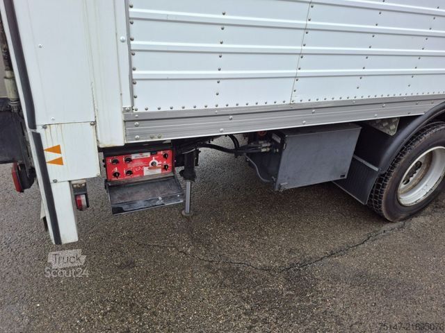 Camión caja MAN 12.192 Oldtimer 3-Sitzer Hebebühne bis 3,45 m