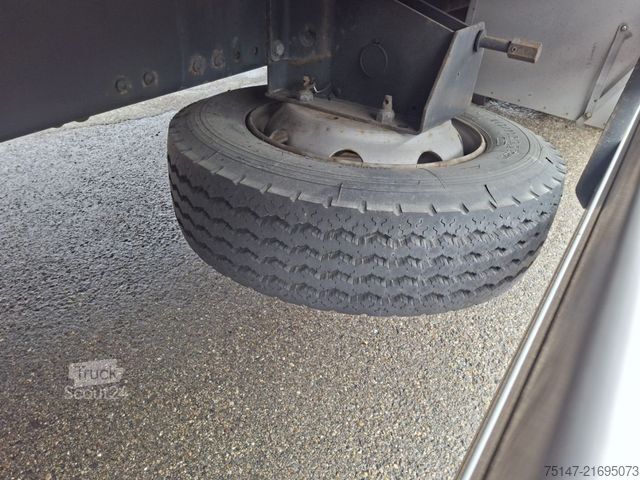 Camión caja MAN 12.192 Oldtimer 3-Sitzer Hebebühne bis 3,45 m