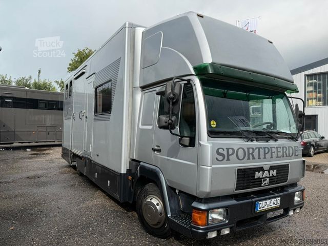 Galvijų vežimo sunkvežimis MAN L2000   3-4 Pferde Wohnung Dusche