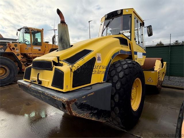 Viengubo būgno volas BOMAG BW213DH-4