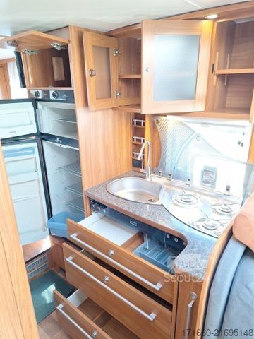 Teilintegriertes Wohnmobil DETHLEFFS Magic Edition T 1 DBM White Wenig Kilometer!