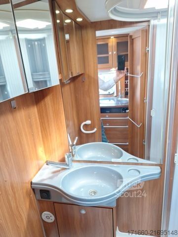 Teilintegriertes Wohnmobil DETHLEFFS Magic Edition T 1 DBM White Wenig Kilometer!