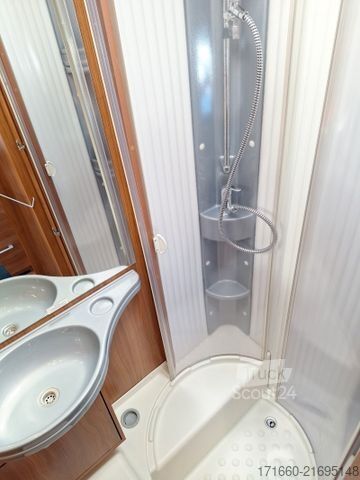 Teilintegriertes Wohnmobil DETHLEFFS Magic Edition T 1 DBM White Wenig Kilometer!