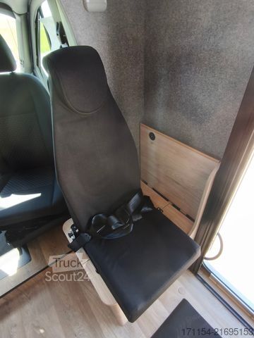 Teilintegriertes Wohnmobil DETHLEFFS Just Go! T 6815 EB Hubbett 5 SitzeTageszulassung