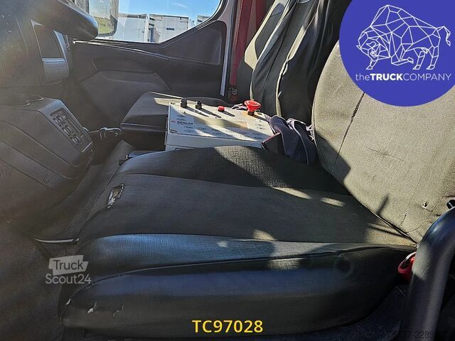Vehicul de colectare a deșeurilor Renault D 280