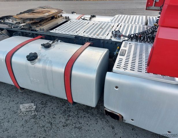 Yüksek hacimli çekici DAF XF106-530 SSC-INTARDER-2 Tanks-NAVI