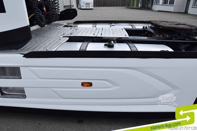 Стандартный седельный тягач DAF XG+ 530 Leder Intarder Standklima ACC Alufelgen