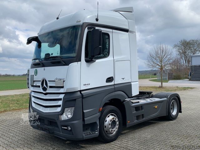 Стандартний тягач MERCEDES-BENZ Actros 1843 LS_ StreamSpace_ Retarder_ 2x Tank