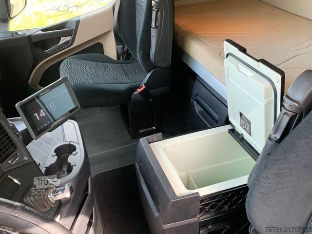 Стандартний тягач MERCEDES-BENZ Actros 1843 LS_ StreamSpace_ Retarder_ 2x Tank