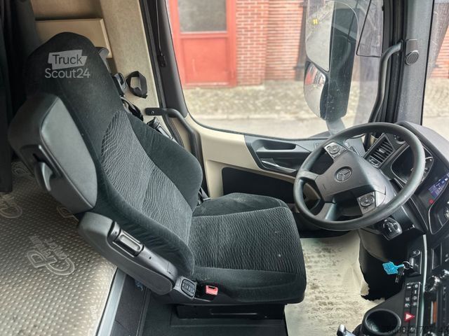 Volymdragbil MERCEDES-BENZ Actros 1845 X-Low Retarder ACC Spur. As. HU 3x