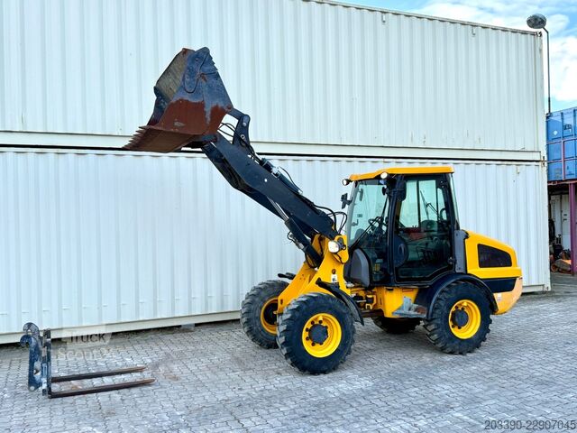 Колісний навантажувач JCB 406 / 2018 BJ / 2.320 H / Schaufel + Gabel