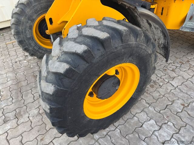 Колісний навантажувач JCB 406 / 2018 BJ / 2.320 H / Schaufel + Gabel