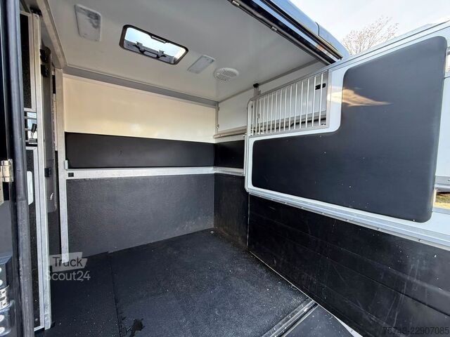 Prevoznik živine RENAULT Master STX 3 Sitzer  Haras / Hengste
