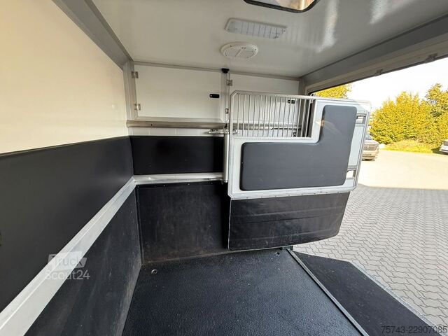 Prevoznik živine RENAULT Master STX 3 Sitzer  Haras / Hengste