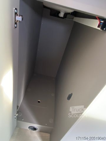 Campervan LMC INNOVAN 600 ,ASD, Aufstelldach,26 Modell,