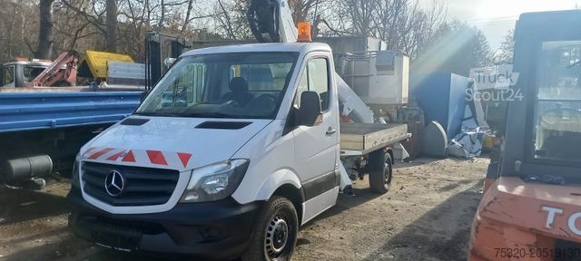 Samochód z podnośnikiem roboczym MERCEDES-BENZ 313 Hubarbeitsbühne