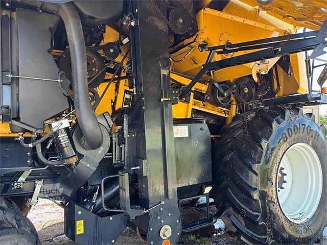 Kombajn zbożowy New Holland CR8.80 MY21