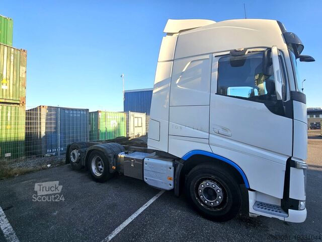 τυπική μονάδα ελκυστήρα Volvo FH 460