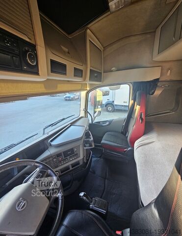 τυπική μονάδα ελκυστήρα Volvo FH 460