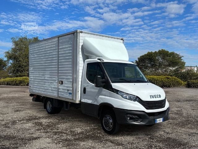 Panel van IVECO 35C14H