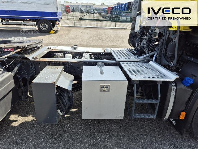 Standard tractor unit IVECO AS440X53T/P HR ON+, Hi-Traction, ACC