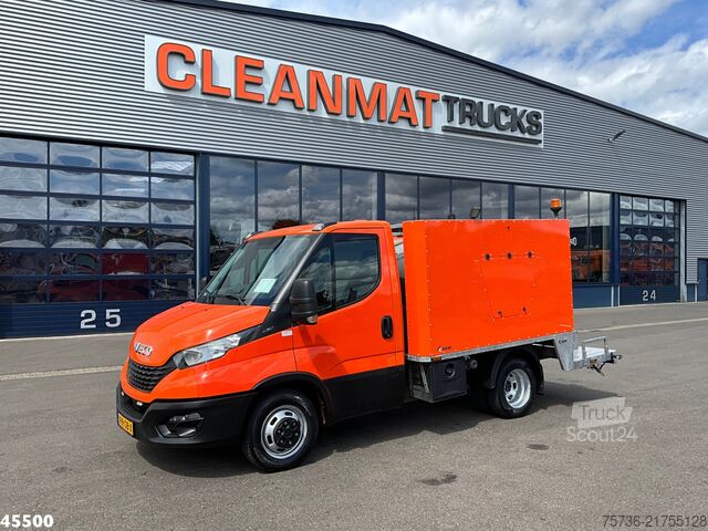 Veículo de aspiração Iveco Daily 35C14 Euro 6 ROM Toilet servicewagen