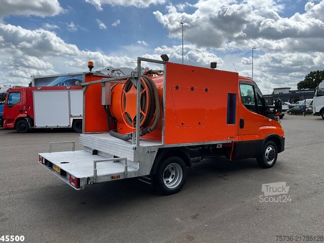 Veículo de aspiração Iveco Daily 35C14 Euro 6 ROM Toilet servicewagen