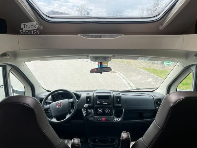 Autorulotă semi-integrată WEINSBERG Weinsberg CaraSuite 650MF