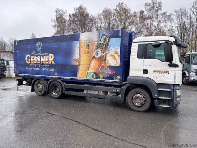 Dzērienu kravas automašīna MAN TGS 26.400