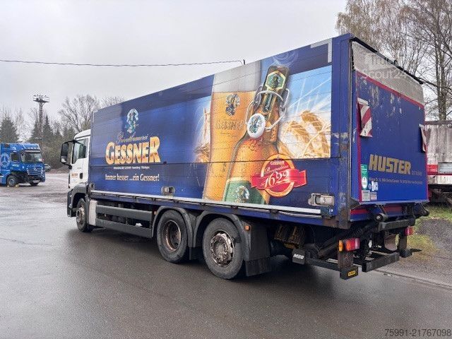 Dzērienu kravas automašīna MAN TGS 26.400